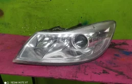 Фары для Skoda Octavia 2004 года на фотографиях