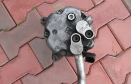 Компрессор кондиционера для Skoda Octavia 2002 года на фотографиях