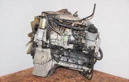 Двигатель без навесного для SsangYong Rexton 2005 года на фотографиях