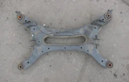 Задняя балка для Nissan Teana 2011 года на фотографиях