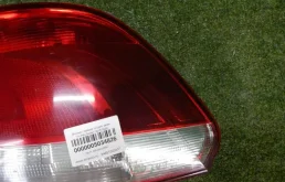 Фонарь внешний правый для Volkswagen Polo 2009 года на фотографиях