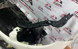 Фара ксенон левая для Nissan Qashqai 2008 года на фотографиях