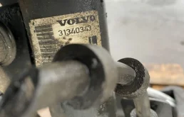 Амортизатор передний правый для Volvo S80 2008 года на фотографиях