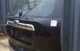 Крышка багажника для Honda CR-V 2006 года на фотографиях