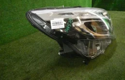 Фара правая для Mercedes-Benz Vito 2016 года на фотографиях