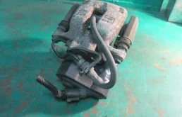 Суппорт задний правый для Volkswagen Passat 2006 года на фотографиях