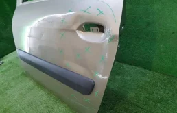 Дверь задняя левая для Renault Logan 2017 года на фотографиях