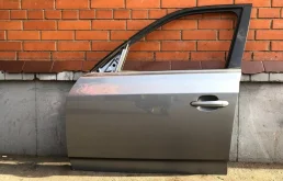 Дверь передняя левая для BMW X3 2005 года на фотографиях