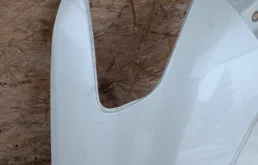 Крыло правое для Toyota Land Cruiser 2008 года на фотографиях