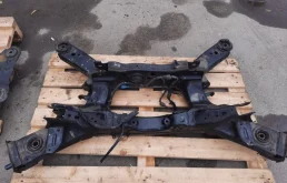 Задняя балка для Nissan Teana 2011 года на фотографиях