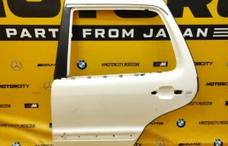 Дверь задняя левая для Mercedes-Benz M class 2003 года на фотографиях