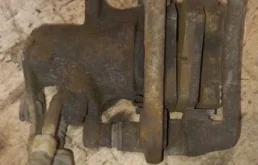 Суппорт задний левый для Kia Rio на фотографиях