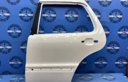 Двери для Mercedes-Benz M class 1999 года на фотографиях