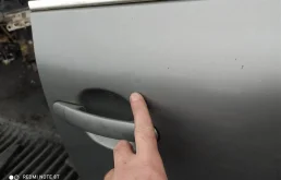 Дверь передняя правая для Volkswagen Passat 2003 года на фотографиях