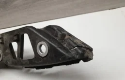 Кронштейн крыла передний левый для Volkswagen Polo 2018 года на фотографиях