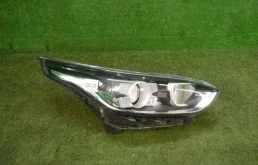 Фара правая для Kia Cerato 2017 года на фотографиях