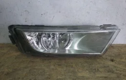 Противотуманка (ПТФ) передняя правая для Skoda Octavia 2010 года на фотографиях