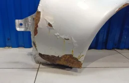 Крыло левое для Audi A6 1998 года на фотографиях