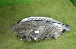 Фара левая для Audi Q8 на фотографиях