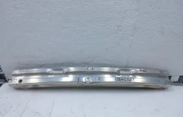 Усилитель переднего бампера для Porsche Macan на фотографиях