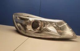 Фары для Skoda Octavia 2012 года на фотографиях