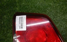 Фонарь внутренний левый для Toyota Land Cruiser 2008 года на фотографиях