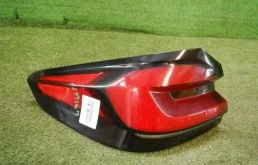 Фонарь внешний левый для BMW 5er 2017 года на фотографиях