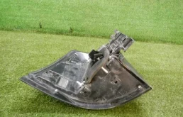 Фонарь правый для Toyota Land Cruiser 2015 года на фотографиях