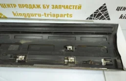 Накладка двери багажника для Volkswagen Touareg 2010 года на фотографиях