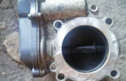 Дроссельная заслонка для Volkswagen Passat 2007 года на фотографиях