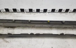 Накладка порога правая для Toyota Land Cruiser 2015 года на фотографиях