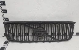 Решетка переднего бампера для Volvo XC90 2017 года на фотографиях