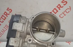 Дроссельная заслонка для Volkswagen Passat 2005 года на фотографиях