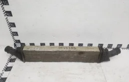 Радиатор интеркулера для Audi A4 2007 года на фотографиях