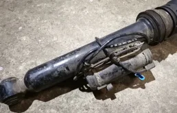 Стойка кузова задняя правая для Mercedes-Benz S class на фотографиях