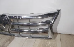 Решетка радиатора для Renault Duster 2011 года на фотографиях