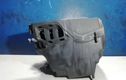 Корпус воздушного фильтра для Ford Focus 2019 года на фотографиях