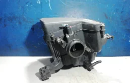 Корпус воздушного фильтра для Ford Focus 2019 года на фотографиях