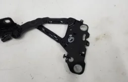 Петля капота правая для BMW X3 2019 года на фотографиях