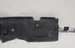 Кожух замка капота для Toyota RAV4 2025 года на фотографиях