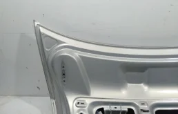 Замок багажника для Volkswagen Polo 2010 года на фотографиях