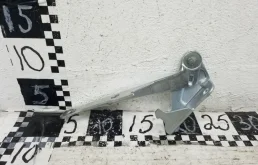 Петля капота левая для Hyundai Accent 2002 года на фотографиях