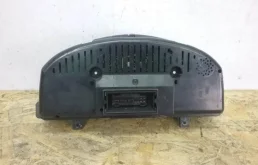 Приборная панель для Volkswagen Passat 2007 года на фотографиях