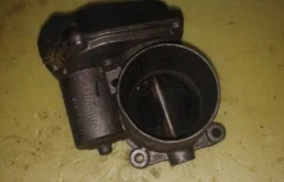Дроссельная заслонка для Volkswagen Passat 2014 года на фотографиях
