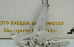 Петля капота левая для BMW X5 на фотографиях