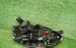 Фары для Volkswagen Passat 2020 года на фотографиях