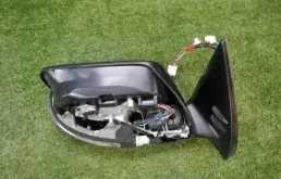 Зеркало боковое правое для Toyota Land Cruiser 2019 года на фотографиях