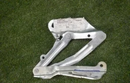 Петля капота правая для Ford Transit на фотографиях