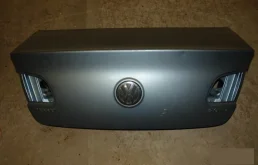 Крышка багажника для Volkswagen Passat 2001 года на фотографиях