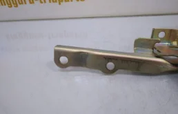 Петля капота правая для Hyundai ix35 на фотографиях